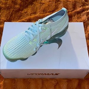brand new size 10 women vapor max NEVER WOrn